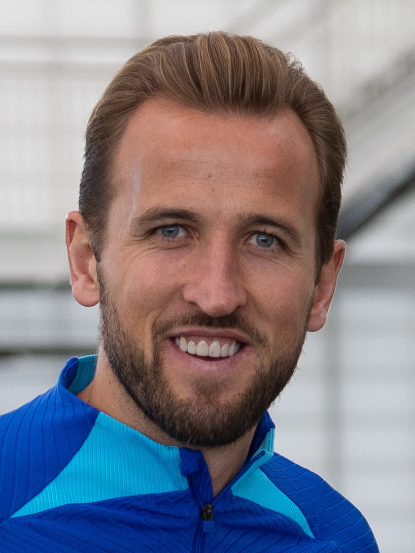 Harry Kane c?a Bayern Munich tr??c tr?n bán k?t Champions League 2026 v?i PSG