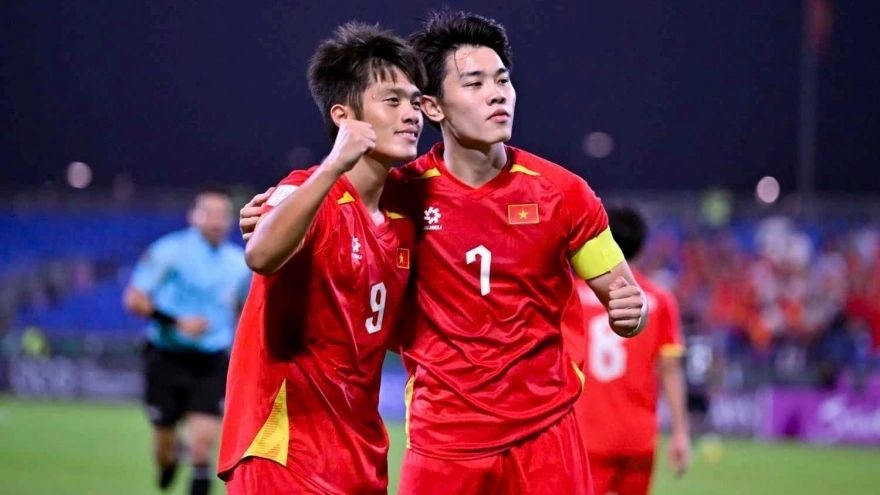 U23 Vi?t Nam ?n m?ng t?m huy ch??ng ??ng U23 Asian Cup 2026 sau chi?n th?ng U23 Hàn Qu?c 7-6 luan l?u t?i Riyadh