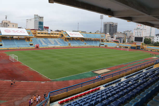 Hà N?i FC vs Hà T?nh vòng 18 V-League t?i san Hàng ??y v?i Tu?n H?i và V?n Quy?t d?n d?t hàng c?ng