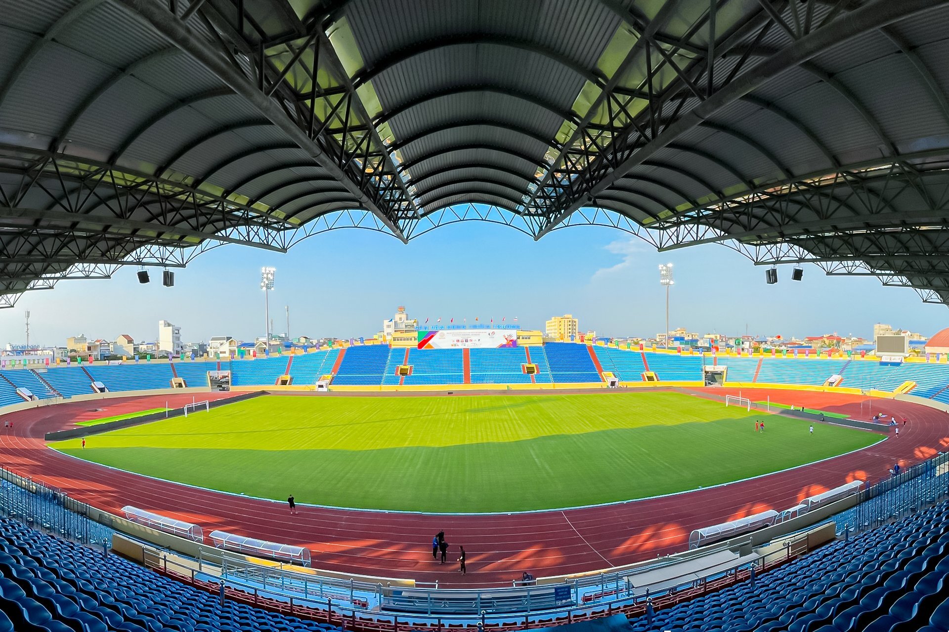 San v?n ??ng Thiên Tr??ng – thánh ??a c?a CLB Thép Xanh Nam ??nh t?i V-League