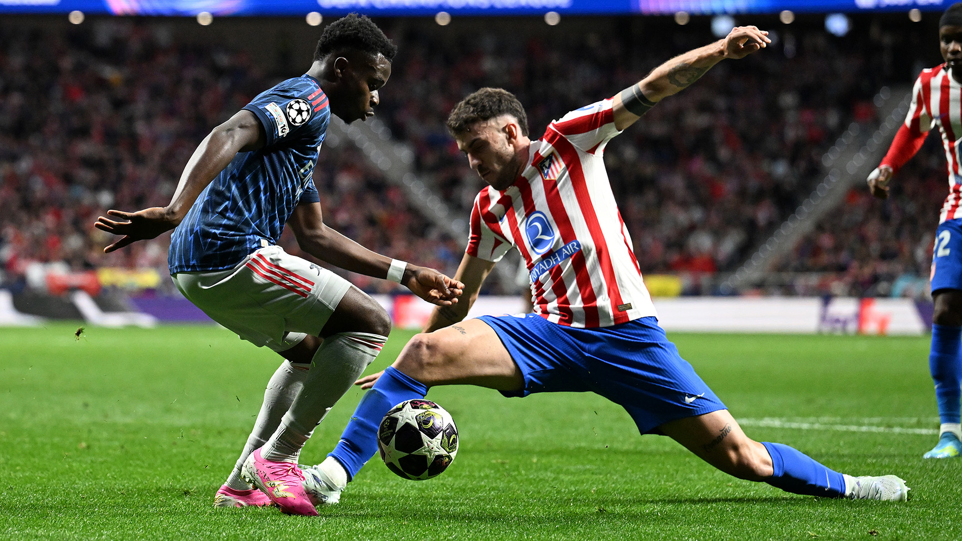 S? ?? chi?n thu?t Atlético Madrid 4-4-2 ??i ??u Arsenal t?i Emirates UCL bán k?t l??t v?