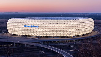 Phòng Chi?n Thu?t Allianz Arena: Kh?ng Khí Và Bài Toán C?a Bayern Khi C?n L?t Ng??c 4-5 Tr??c PSG