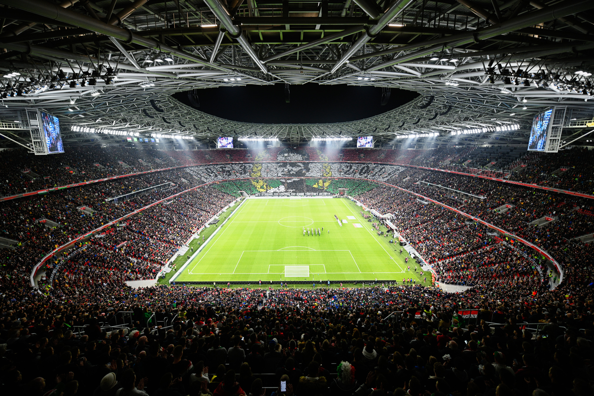 Puskás Aréna Budapest san v?n ??ng chung k?t UCL 2026 PSG Arsenal
