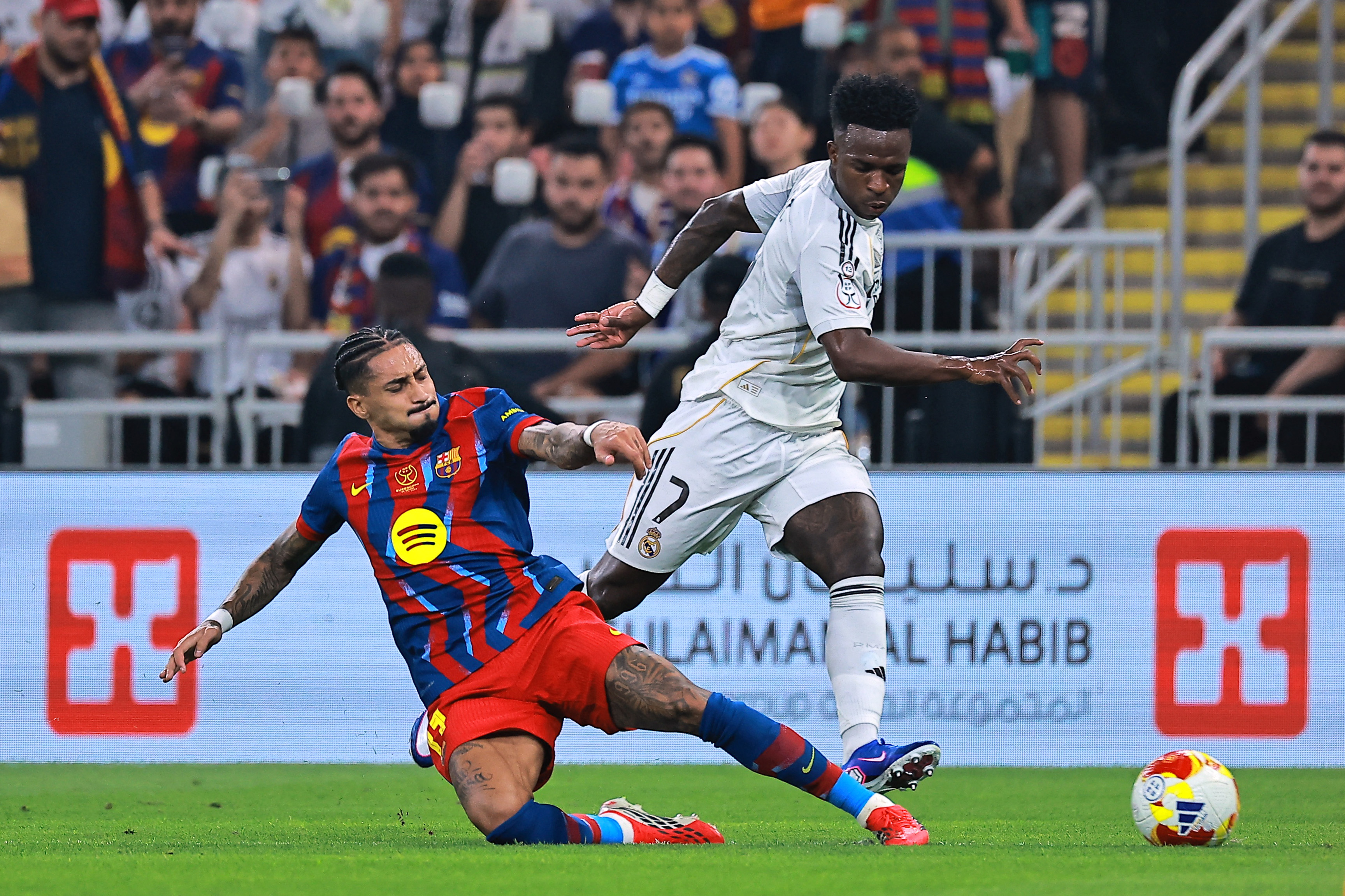 El Clasico Barcelona vs Real Madrid t?i san Camp Nou ?êm 10 tháng 5 2026 La Liga v? ??ch kh?ng có Yamal Mbappé Vinicius