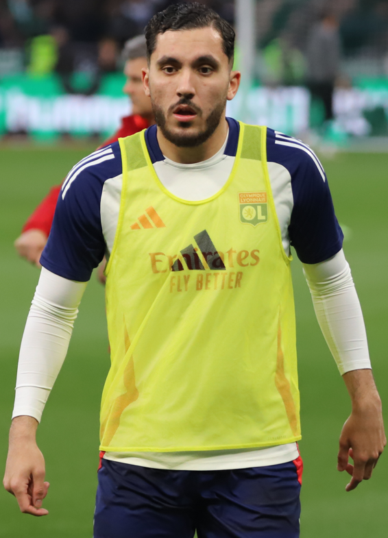 Rayan Cherki th?i còn khoác áo Lyon tr??c khi chuy?n sang Manchester City mùa hè 2025