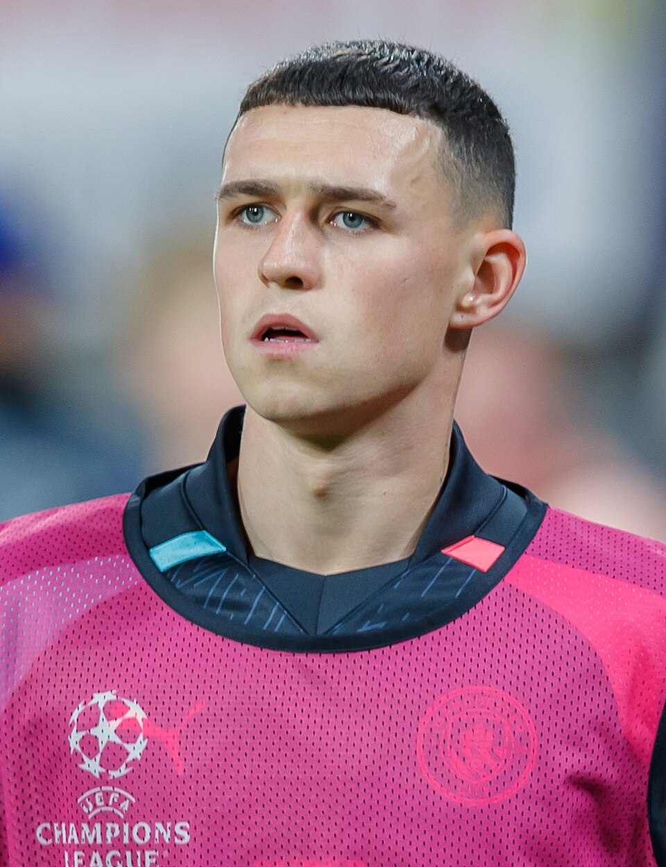 Phil Foden ti?n v? Manchester City chu?n b? cho tr?n l??t v? t?i Bernabéu