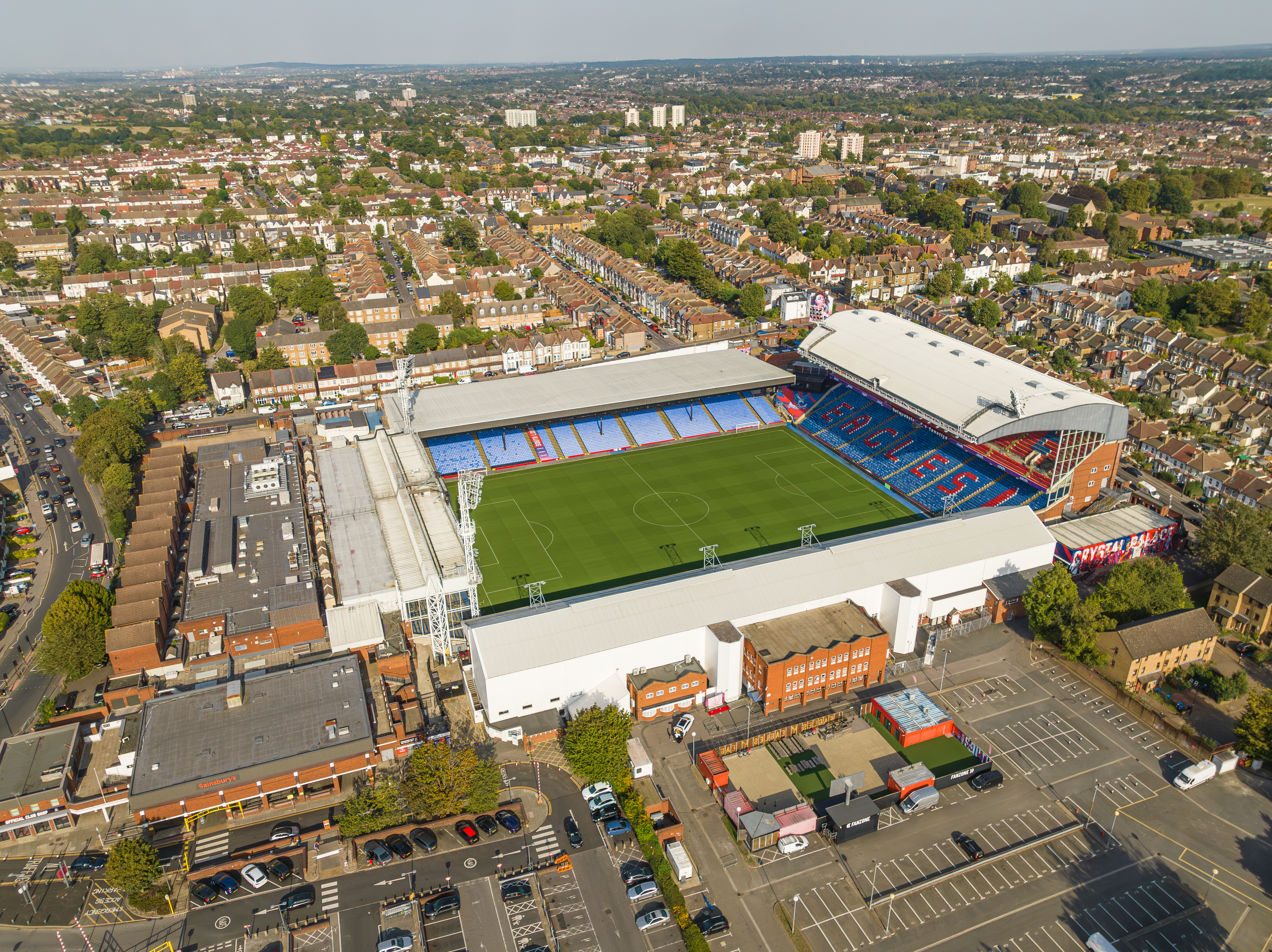 Selhurst Park t? ?m Crystal Palace ?êm vòng 34 Premier League g?p West Ham 20/4